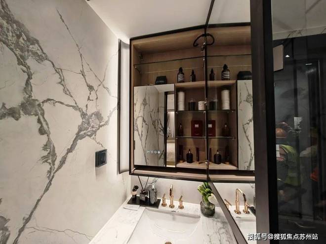 售楼处(华润)网站--上海房天下AYX爱游戏2024中環置地中心(图10)