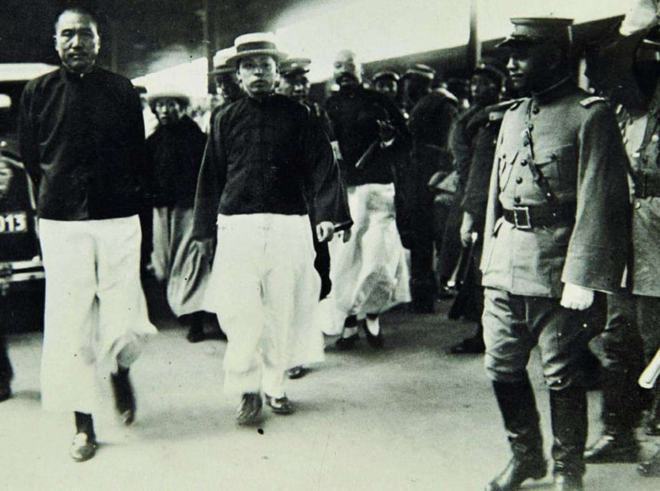 贵命老话说“初一的娘娘、十五的官”爱游戏体育【民谚】初一、十五出生富(图3)