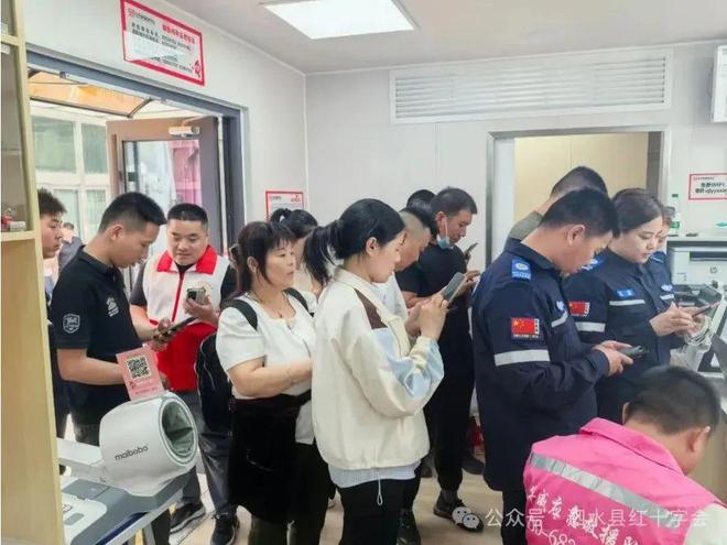 救他上百人献血起因竟是家里一顿饭……爱游戏ayx28岁准新郎不幸去世！为(图4)